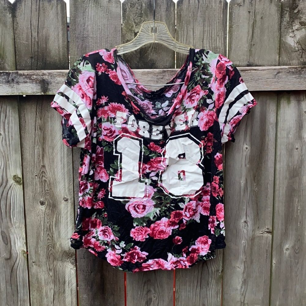 Love J floral top sz. XL